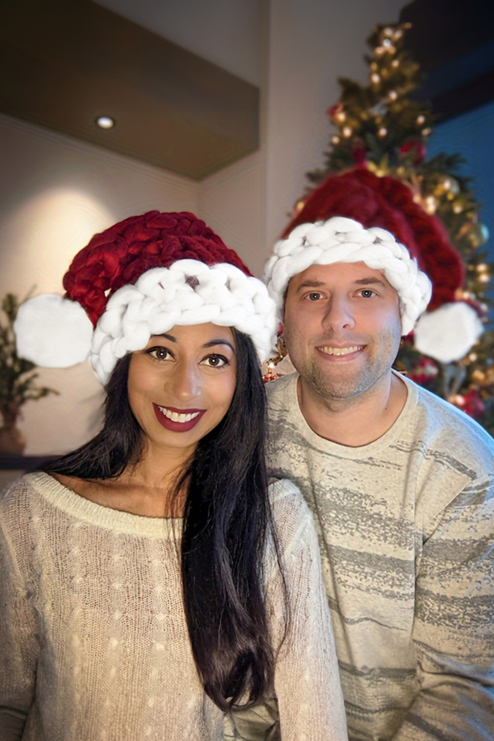 Dearlove Red Dahlia Color Block Pom Pom Decor Chunky Knitted Christmas Hat - Image 4