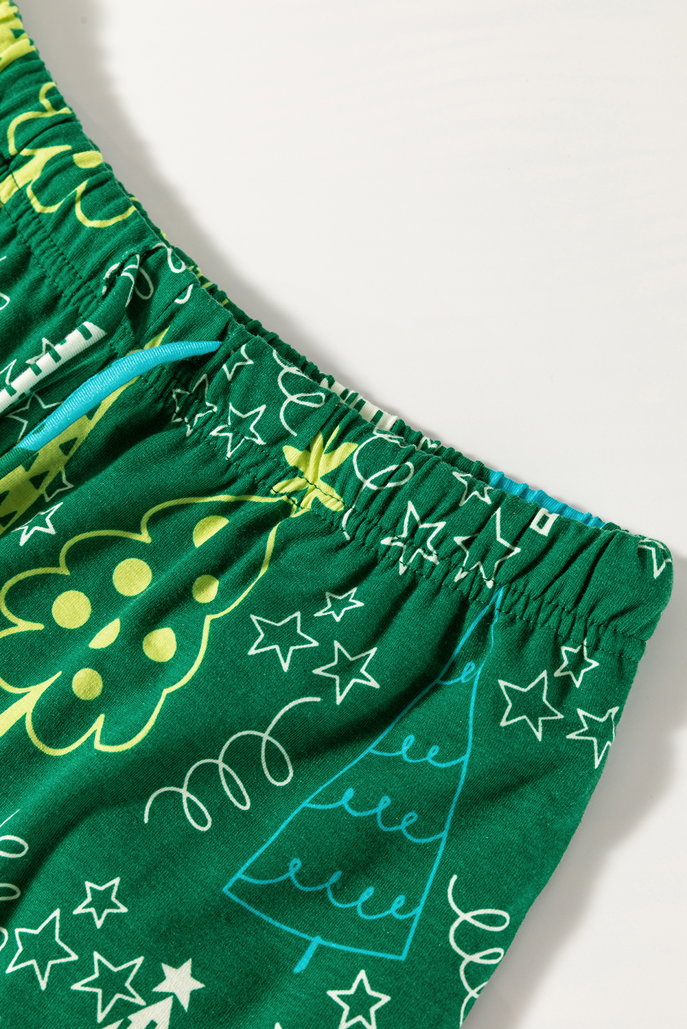 Green Christmas Tree Print V Neck Tee and Pants Lounge Set - Image 7