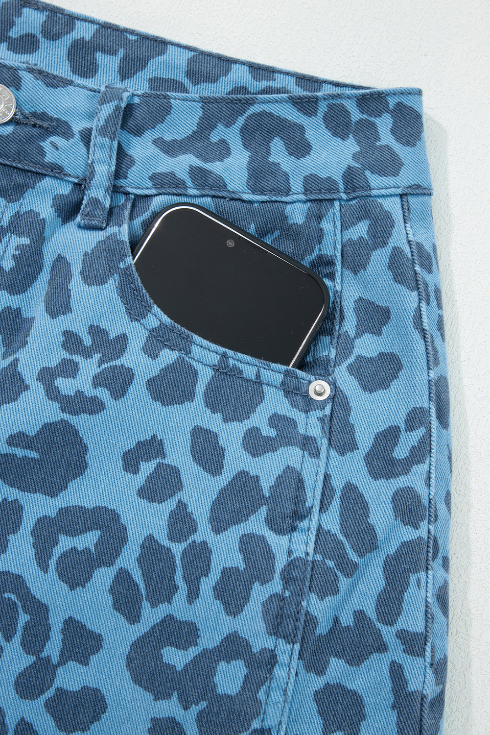 Sky Blue Leopard Print Straight Loose Jeans - Image 4