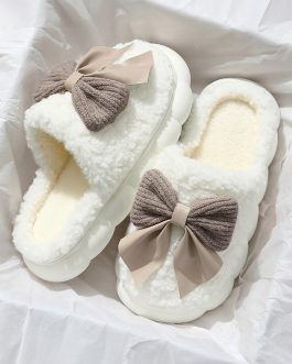 White Contrast Bowknot Applique Plush Winter Slippers (Bow Colors May Differ by Batch)