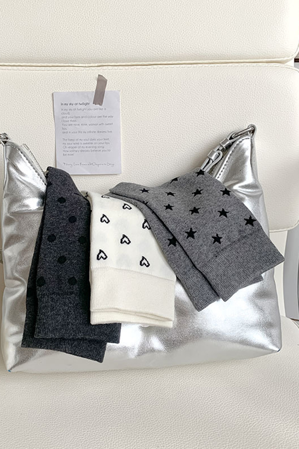 White Bow Knots Ribbed Edge Crew Socks - Image 6