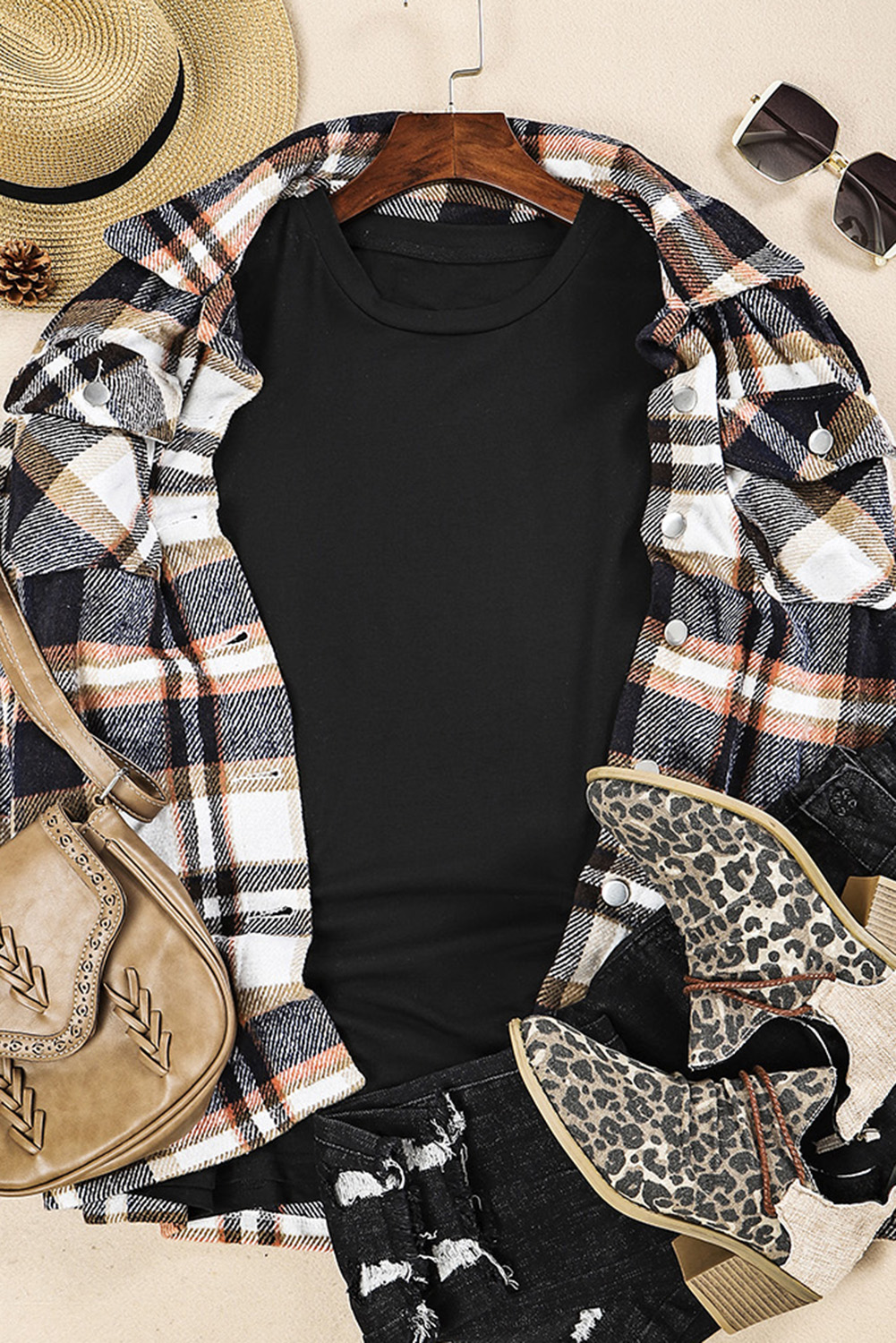 Black Solid Color Crew Neck Tee - Image 5