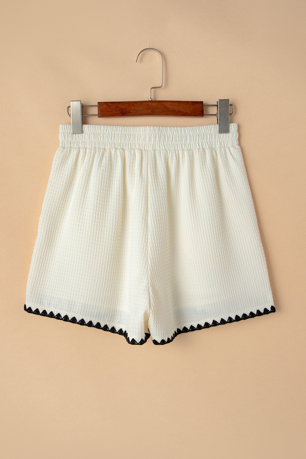 White Waffle Texture Contrast Ricrac Hemline Casual Shorts - Image 7