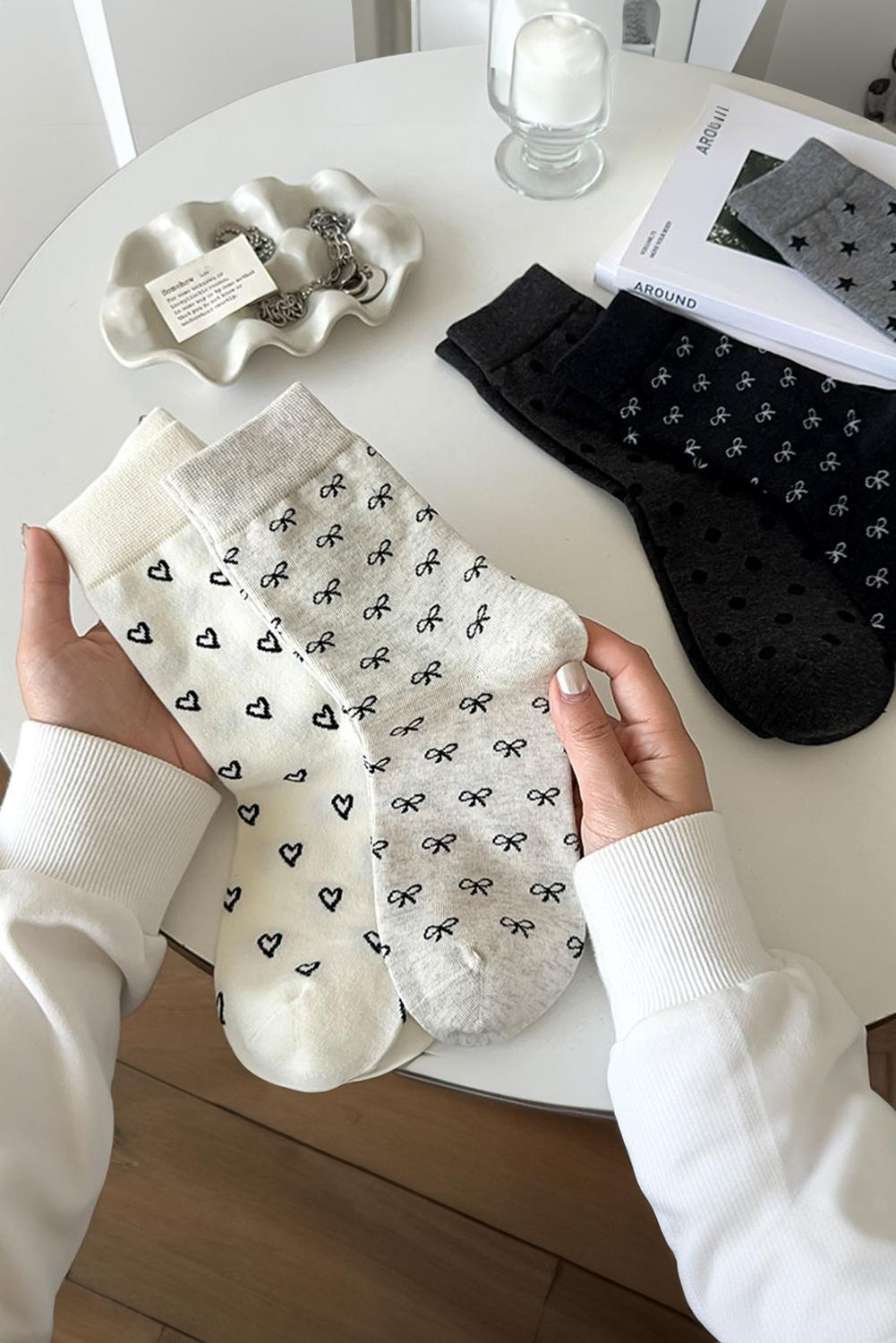 White Bow Knots Ribbed Edge Crew Socks - Image 4