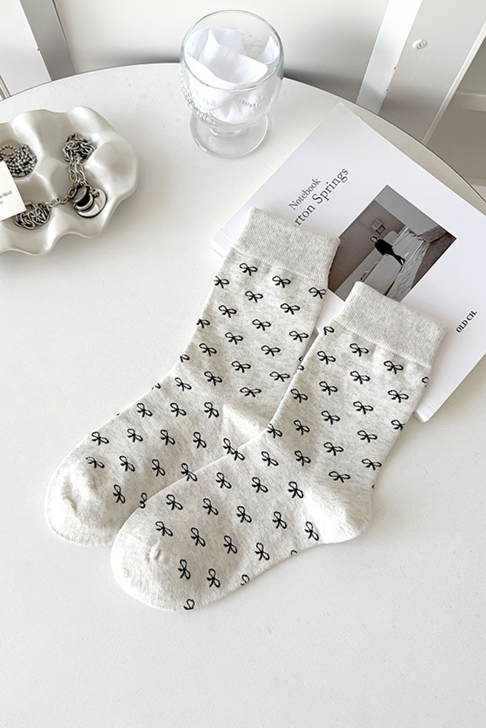 White Bow Knots Ribbed Edge Crew Socks - Image 2